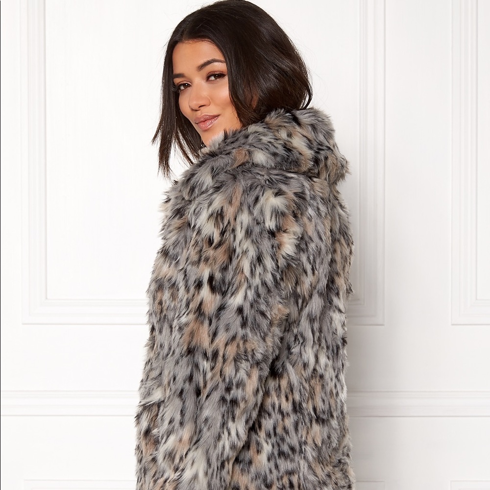 NWT QED London Wild Car Faux Fur Coat
